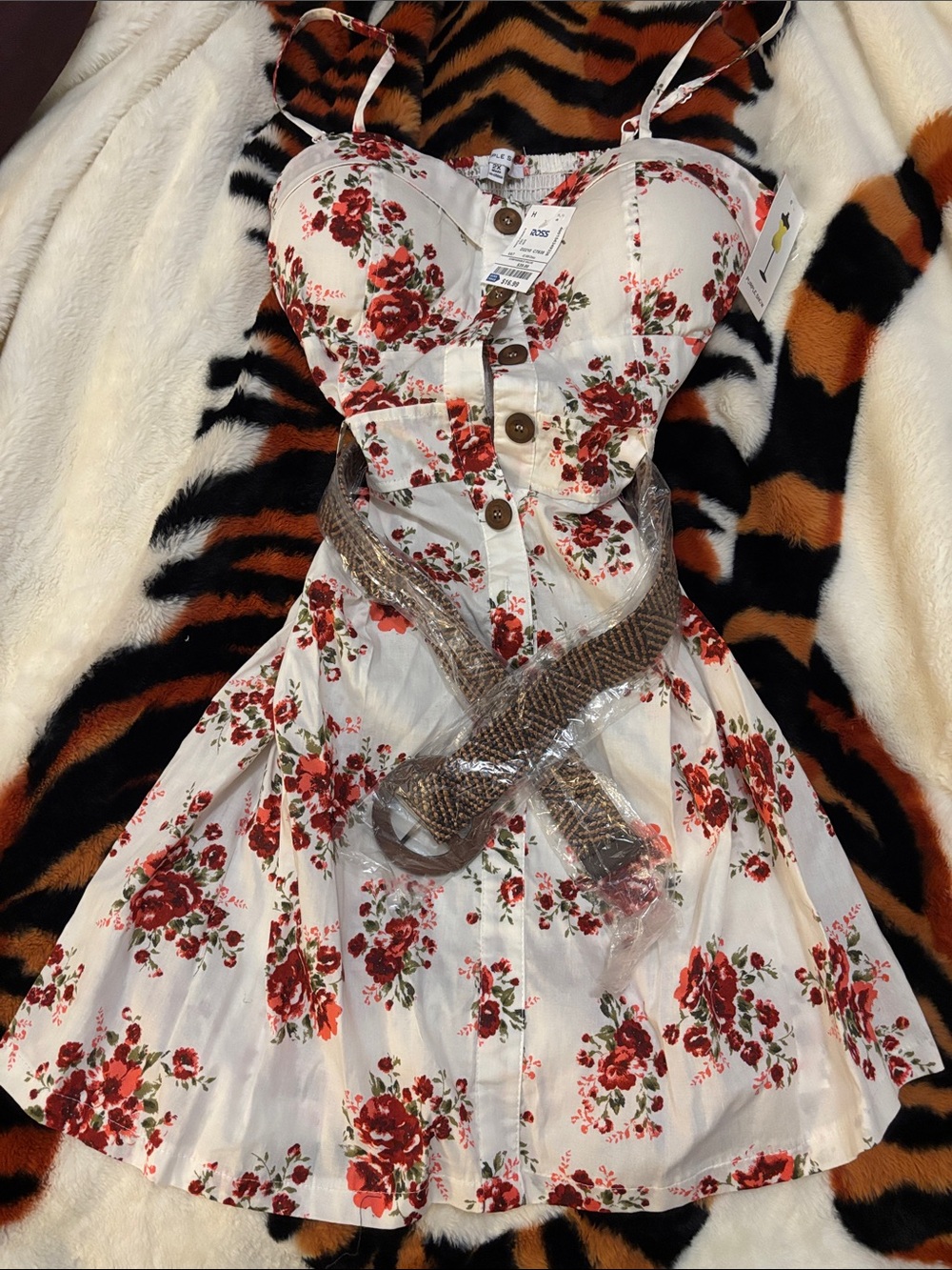 Womens' White Floral Button-Front Sundress with Red Roses